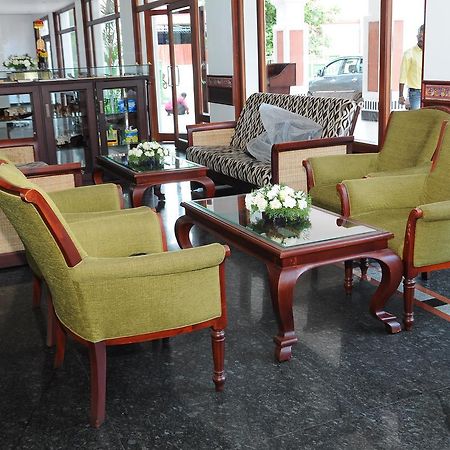 Vijayapark Hotel Kaduturutti Екстериор снимка