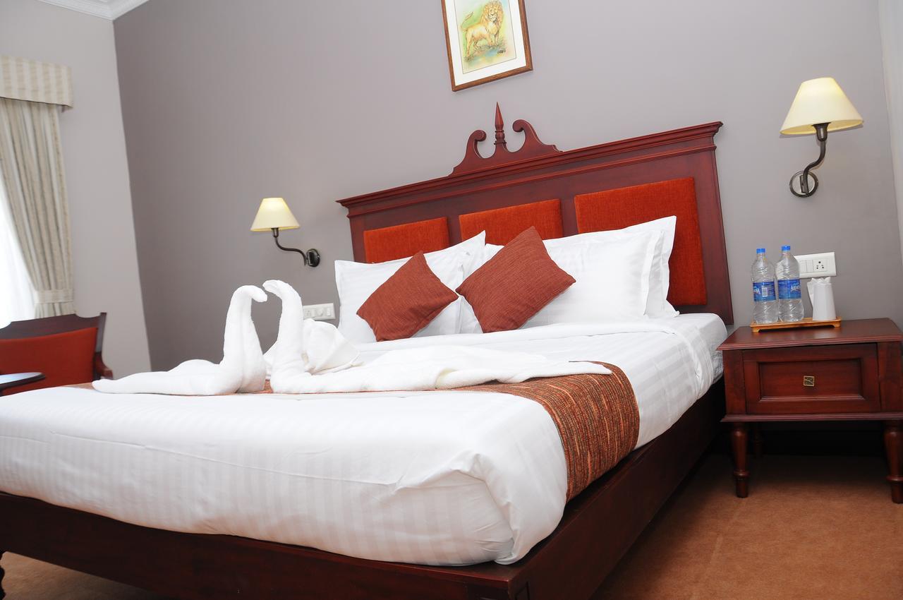 Vijayapark Hotel Kaduturutti Екстериор снимка