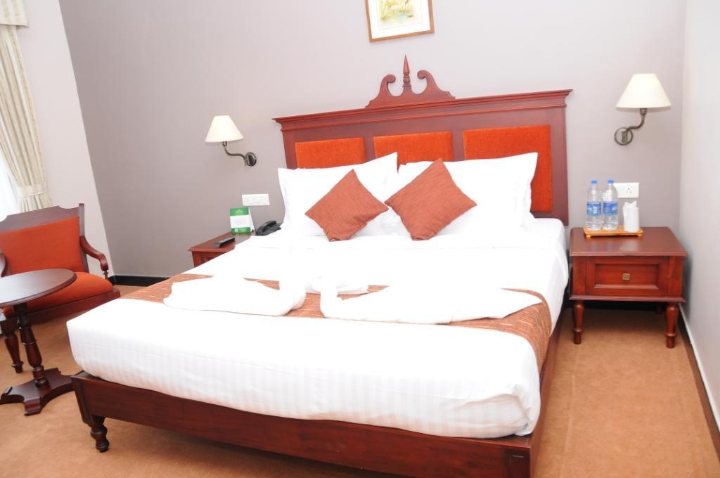 Vijayapark Hotel Kaduturutti Екстериор снимка